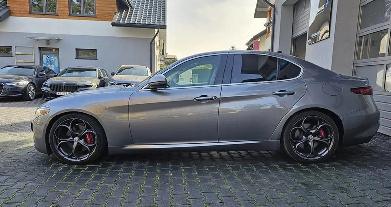 Alfa Romeo Giulia cena 89900 przebieg: 90500, rok produkcji 2017 z Rzeszów małe 92